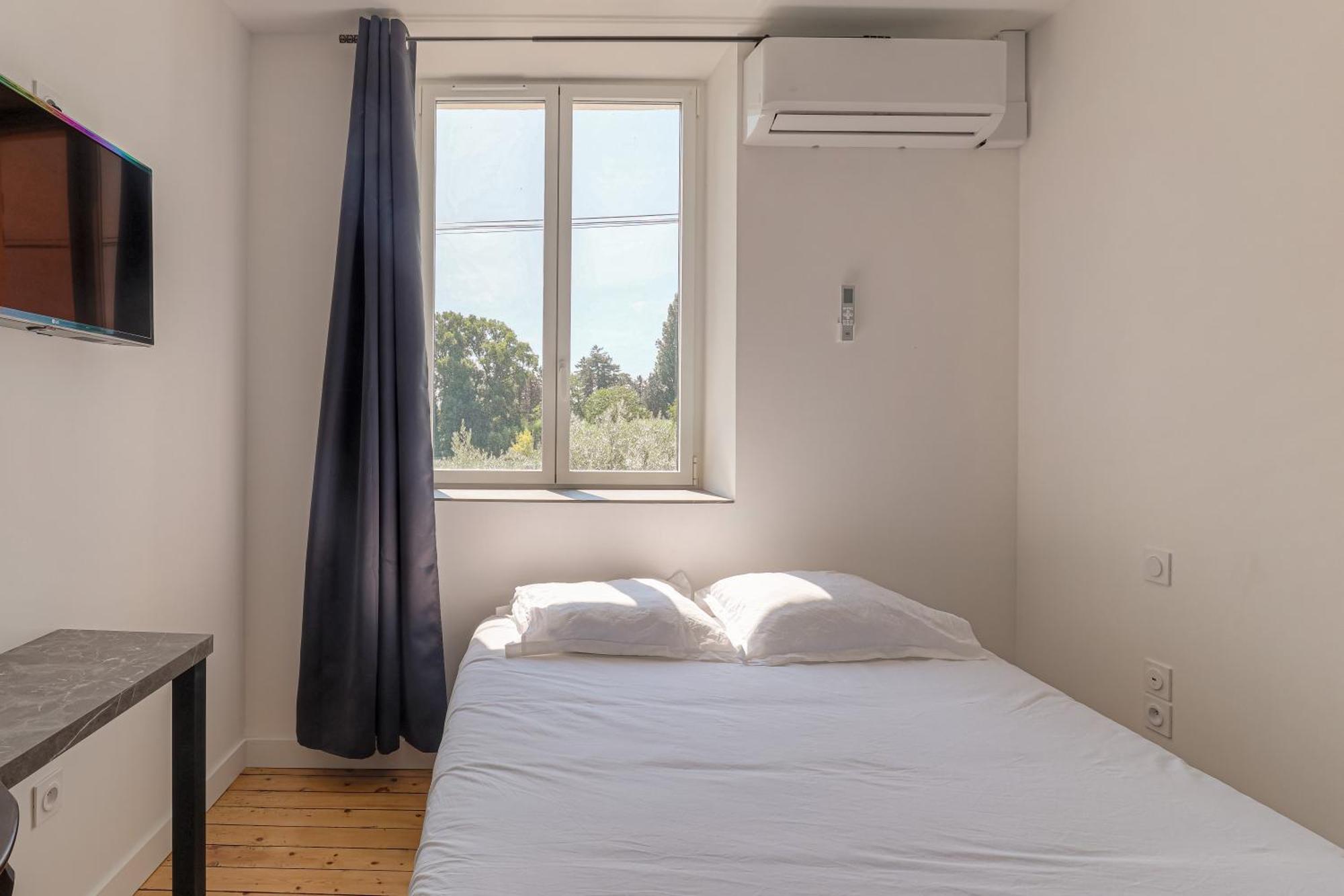 Le Berlin - Les Appartements De L'Olivier Loyettes Exterior photo